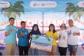 Pulau Pramuka Tanpa Sampah, FIFGROUP bersama Masyarakat Bersihkan Pantai