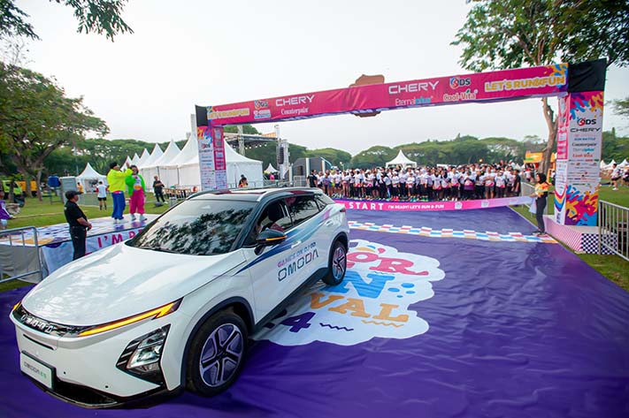 OMODA E5 Perkuat Semangat Olimpiade dan Gaya Hidup Sehat di Jakarta Color Run Festival 2024
