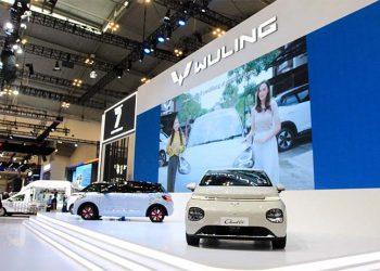 Wuling Cloud EV Siap Temani Perjalanan Keluarga di GIIAS 2024