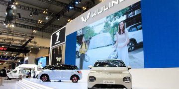 Wuling Cloud EV Siap Temani Perjalanan Keluarga di GIIAS 2024