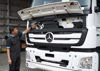 Tips Sebelum Mengendarai Truk Mercedes-Benz Axor