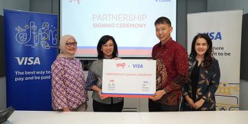 Tampak dalam foto adalah Vira Widiyasari, Country Manager Visa Indonesia (kedua dari kiri), bersama Donny Zhang, Founder and President Director Finture (ketiga dari kiri), didampingi oleh Elok Wahyuni, VP of Partnership Finture (paling kiri) dan Dessy Masri, Head of Products and Solutions Visa Indonesia (paling kanan), usai acara peresmian kerja sama Visa dan Yup (PT Finture Tech Indonesia) di Jakarta, Selasa (23/07/2024). Foto: Tim Visa Indonesia