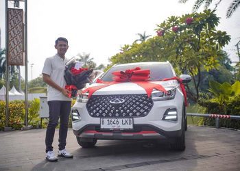 Fajar Alfian, Menghadiahkan Chery TIGGO 5X untuk Orang Tua