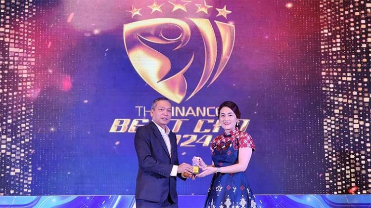 Direktur Keuangan FIFGROUP Raih Gelar Best CFO 2024
