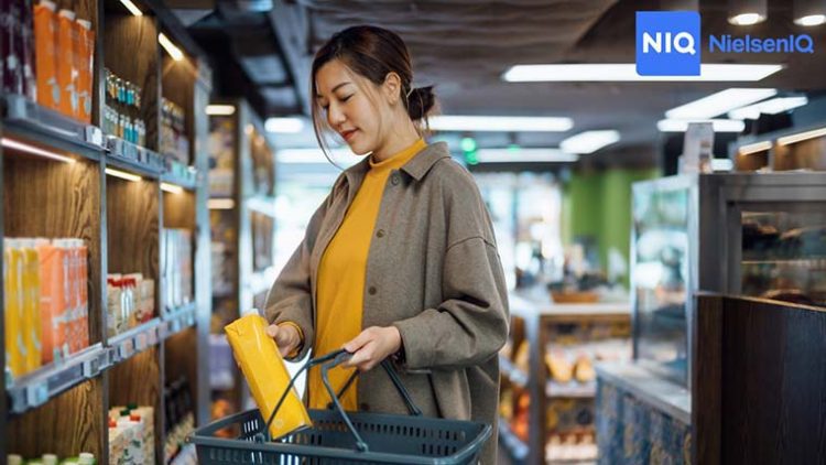 NielsenIQ Mid-Year Consumer Outlook: Guide to 2025, Konsumen Indonesia Lebih Berhati-hati Berbelanja