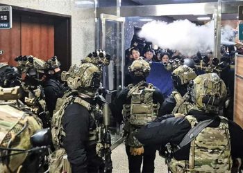 KRISIS KOREA SELATAN: “Mafia Choongham” dan Nasib Presiden