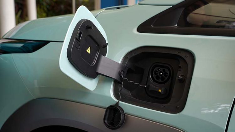 Dibekali Teknologi Magazine Battery 2.0 dan Fitur V2L, Liburan Lebih Hemat dan Efisien Menggunakan AION Y Plus