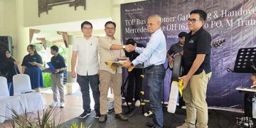 Sasis Mercedes-Benz OH 1626 L Mengaspal di Malang, Siap Melayani Mobilitas Masyarakat Jawa-Bali