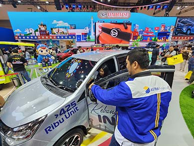 Astra Financial dan Daihatsu Soroti Pembeli Mobil Pertama dan Kelebihan Mobil LCGC Pilihan Konsumen Muda