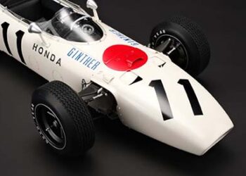Honda Meluncurkan Edisi Terbatas Miniatur Mobil Balap Honda RA272 Skala 1:8 Dengan Harga USD 28.995