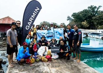 Garmin dan Divers Clean Action Gelar Ocean Clean Up untuk Bersihkan Sampah dari Dasar Laut Kepulauan Seribu