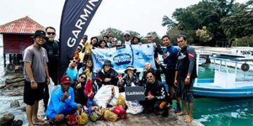 Garmin dan Divers Clean Action Gelar Ocean Clean Up untuk Bersihkan Sampah dari Dasar Laut Kepulauan Seribu