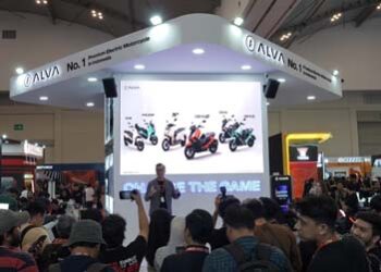 Rayakan 3 Tahun, ALVA Berikan Subsidi Motor Listrik Hingga Rp 7 Juta di IMOS 2025