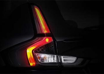 Suzuki Perkenalkan New XL7 Hybrid Alpha Kuro dengan Tiga Pilihan Warna Aksen Hitam Eksklusif