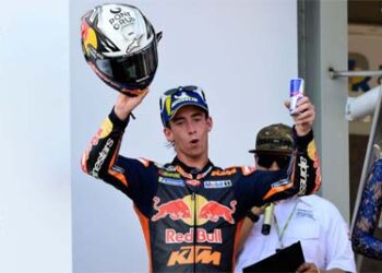 Garis Akhir MotoGP Indonesia Didominasi Para Atlet Red Bull Blue and Silver