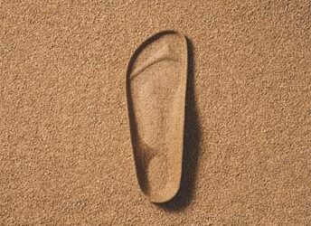 BIRKENSTOCK Bawa Perspektif Baru Tentang Kenyamanan Urban Lewat Kampanye “Footbed Ecosystem”