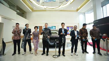 LEPAS Resmikan Showroom Ketiga di Bekasi Dilengkapi Layanan Body & Paint, serta SPKLU Ultra Fast Charging