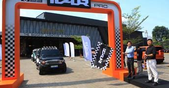 iCAR Menyerahkan V23 Pro Plus Collector Series kepada Pemilik Perdana