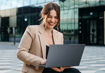 Acer Hadirkan Laptop Bisnis AI Terbaru, Andalkan Bobot Super Ringan dan Daya Tahan hingga 30 Jam
