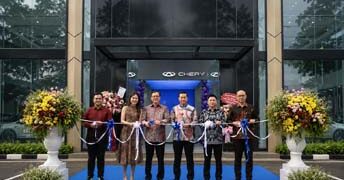Bandung Makin Dilirik Chery, Dealer Baru di Pasteur Siap Layani Mobil Hybrid hingga Listrik
