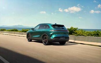 Bisa Tempuh 1.300 Km Sekali Isi, Ini Alasan PHEV Makin Dilirik Pengguna Mobil Ditengah Harga BBM Terus Bergerak
