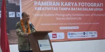 56 Foto, Ratusan Cerita: Cara Mahasiswa UNDIRA Menyuarakan Kemanusiaan Lewat Kamera