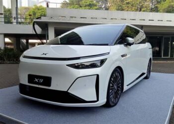 XPENG X9 Facelift Terbaru Pamer Teknologi Canggih yang Bisa Redam Kebisingan dan Kendalikan Mobil Saat Ban Pecah