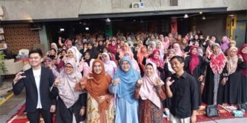 Jangan Asal Share di WhatsApp! Warga Bekasi Belajar Mengenali Hoaks dan Deepfake AI