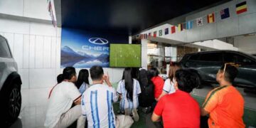 Manfaatkan Demam Sepak Bola, Chery Sulap Diler Jadi Tempat Nobar dan Kumpul Keluarga