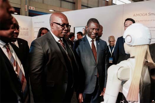 Bukan Sekadar Pajangan, Robot Humanoid Chery Kini Jadi MC hingga Sambut Tamu di Afrika Selatan