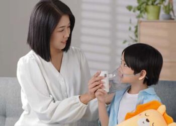 Anak Takut Nebulizer? OMRON Hadirkan Solusi Terapi Pernapasan yang Senyap dan Mudah Dibawa