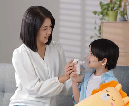 Anak Takut Nebulizer? OMRON Hadirkan Solusi Terapi Pernapasan yang Senyap dan Mudah Dibawa