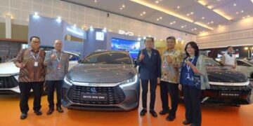 BYD Makin Dekat dengan Keluarga Jawa Timur, M6 DM Jadi Sorotan di GIIAS Surabaya