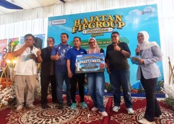 Dua Pelanggan FIFGROUP Ini Tak Menyangka Bisa Menginjakkan Kaki ke Tanah Suci