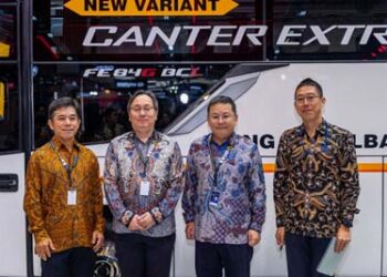 Kunjungan Kedubes Jepang ke Booth Mitsubishi Fuso Tegaskan Komitmen Dukung Industri Indonesia