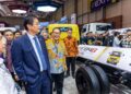 Menteri Keuangan Tinjau Booth Mitsubishi Fuso, Hasil Uji B50 Canter Jadi Sorotan