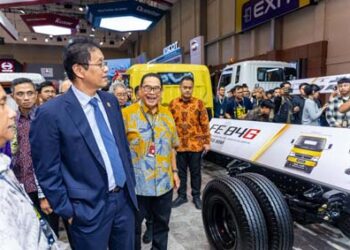 Menteri Keuangan Tinjau Booth Mitsubishi Fuso, Hasil Uji B50 Canter Jadi Sorotan
