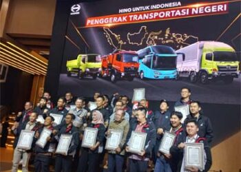 Hino Beri Penghargaan Karoseri Terbaik, Demi Kendaraan Niaga yang Lebih Aman