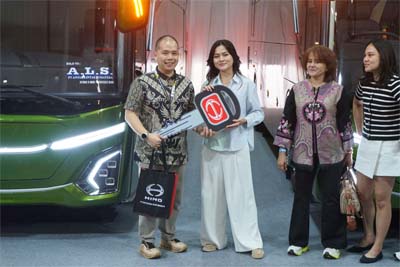 Dua Operator Bus Pilih Hino di GIIAS 2026, Ada Apa di Balik Keputusannya?
