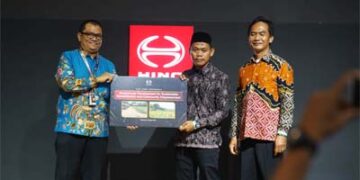 Tak Hanya Truk, Hino Juga Jaga Tukik dan Dorong Kemandirian Masyarakat