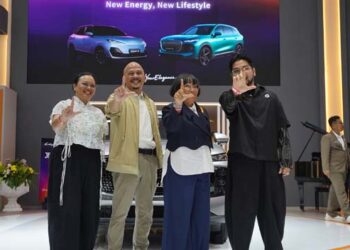 LEPAS Hadirkan Kolaborasi Unik di GIIAS 2026, Mobil Elektrifikasi dan Fashion Berjalan di Satu Runway
