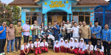 FIFGROUP Kucurkan Rp900 Juta untuk Pendidikan, SDN 3 Cimanggu Dapat Perpustakaan dan Sanitasi